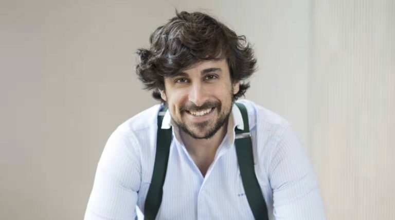 «Buying a home will be as simple and natural as booking a trip»